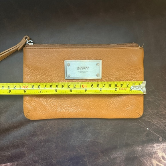 Donna Karan New York black leather pouch or wristlet with leather strap handle - Picture 2 of 5